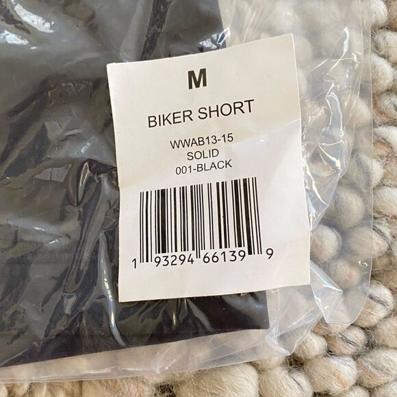 WeWoreWhat Lace Up Biker Short Solid Black Size Medium NWT - Picture 10 of 10